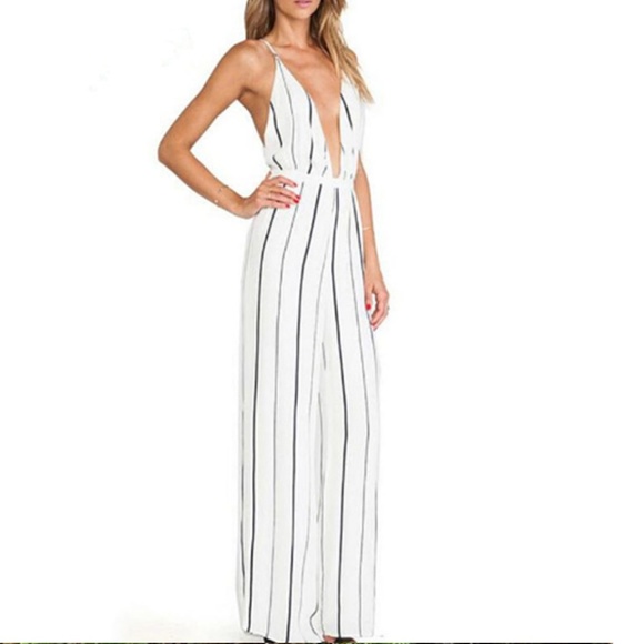 💮White and Black Stripe Jumpsuit - Picture 2 of 8